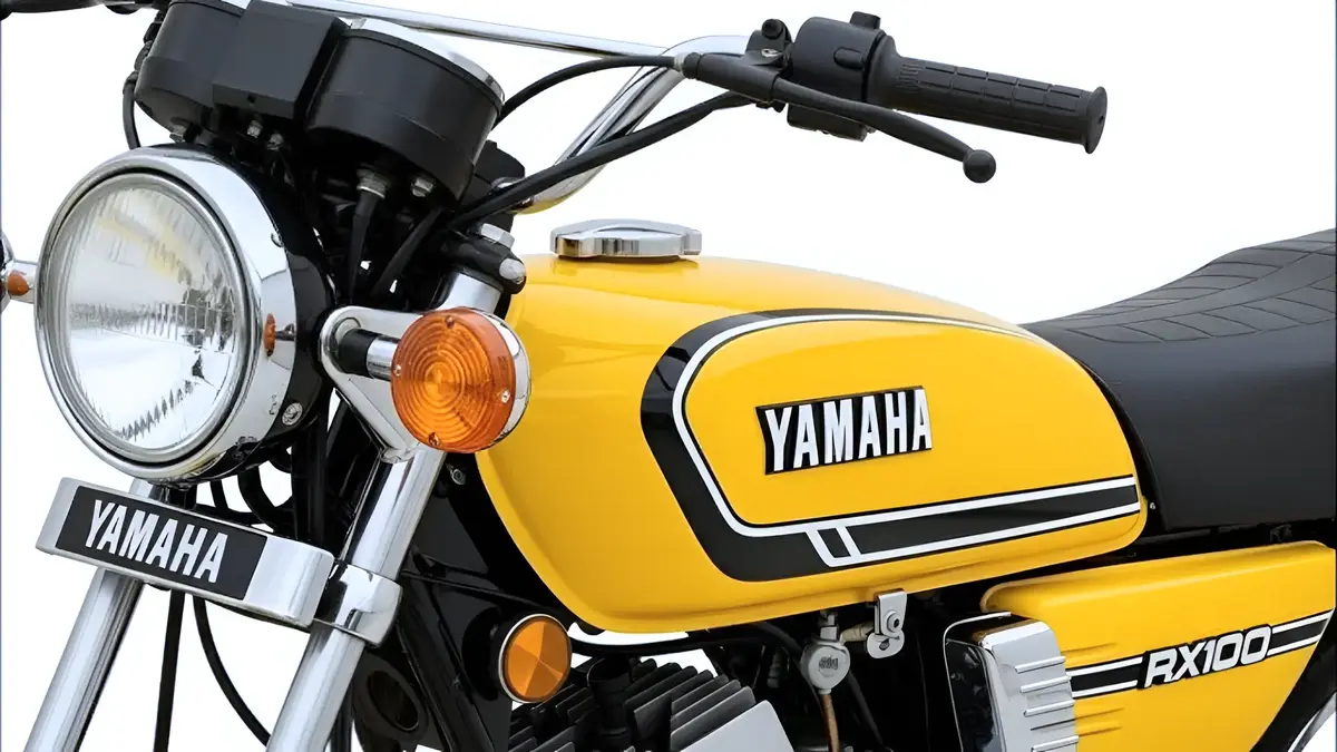 दादाजी को खूब पसंद आ रही Yamaha RX100 2026! 77kmpl का माइलेज और पावरफुल परफॉर्मेंस के साथ स्मार्ट फीचर्स